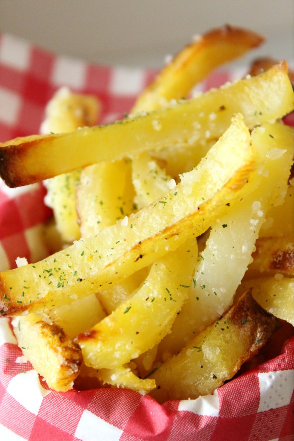 parmesan oven fries with garlic & truffle ailoi2