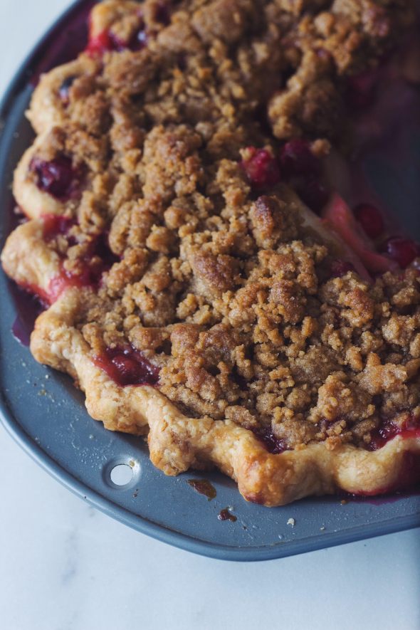 Cranberry Pear Crumble Pie