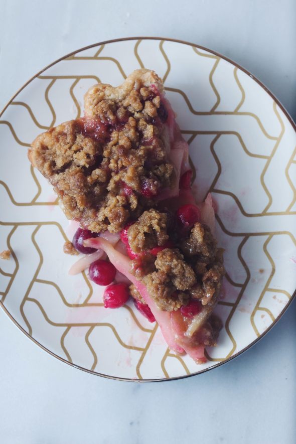 Cranberry Pear Crumble Pie
